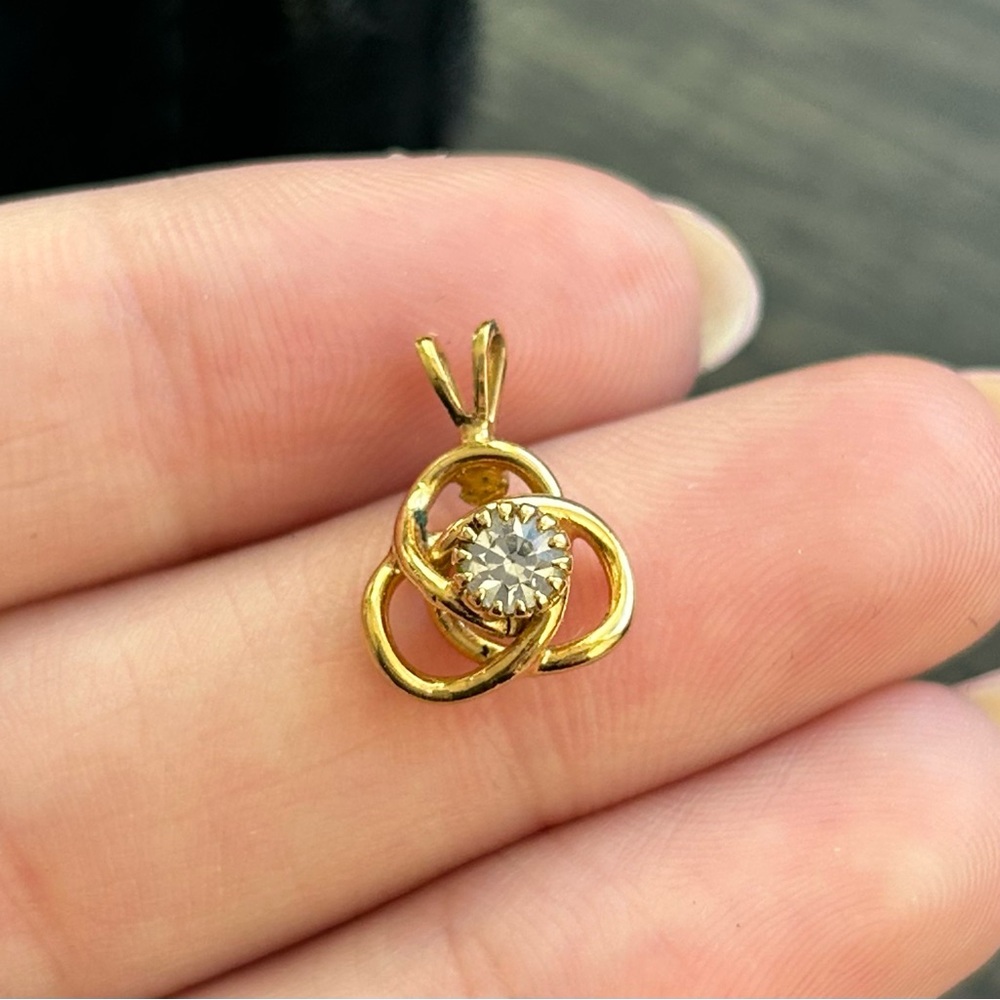 Knot Pendant